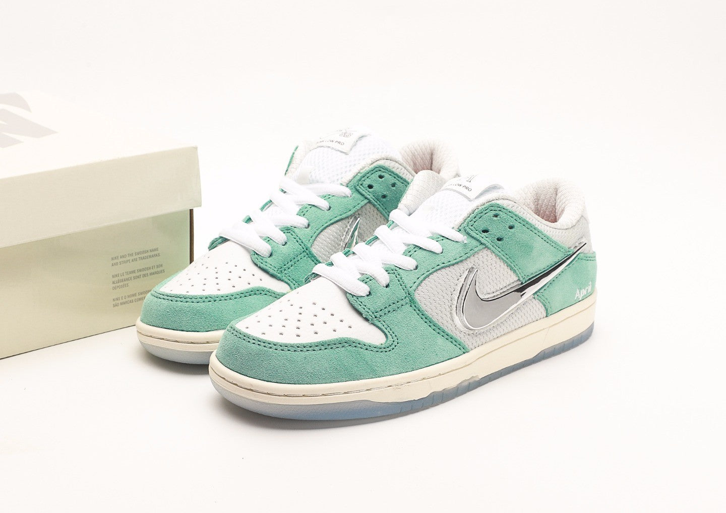 Nike SB Dunk low pro "April"